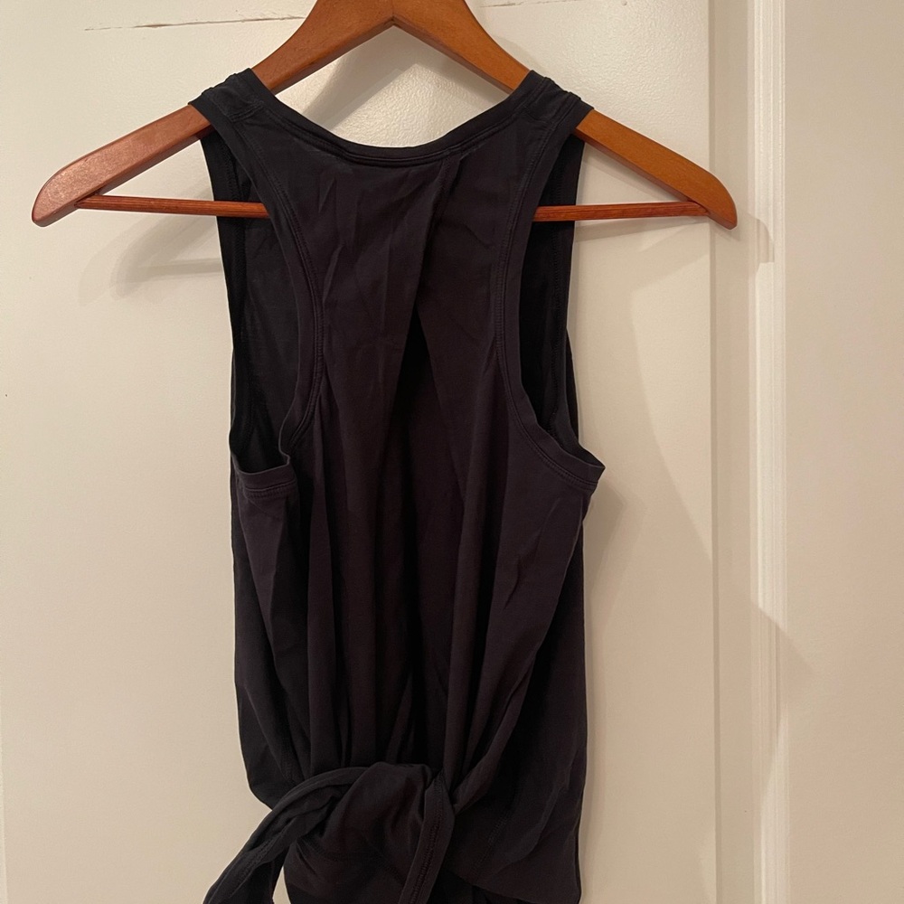 Lululemon Size 4 Tank